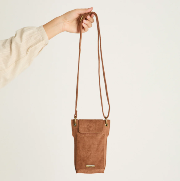 Porta Celular De Suede Texturizado Camel